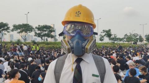 school-student-wearing-gas-mask