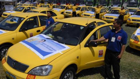 Taxis in Manila (16 June 2008)