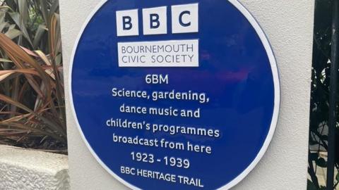 6BM blue plaque