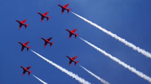 Red Arrows flying
