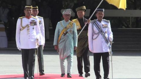 Sultan Abdullah Sultan Ahmad Shah was crowned at a ceremony in Kuala Lumpur