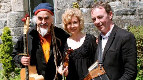 Steve Cooney, Brid Harper agus Dermot Byrne