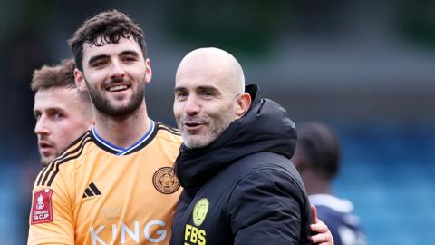 Tom Cannon celebrates Leicester's win against Millwall in the FA Cup with Foxes boss Enzo Maresca