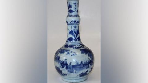 Chinese vase involved in the auction