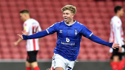 Oldham celebrate v Sunderland