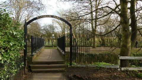 Entrance to Wyndham Park