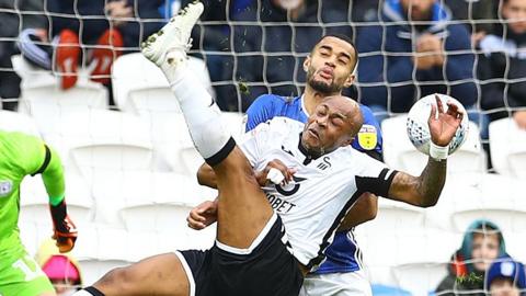 Andre Ayew attempts a bicycle kick