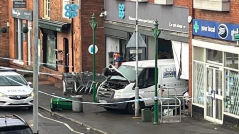 A van was seen parked in the Co-op store in High Street in Barrow-upon-Soar