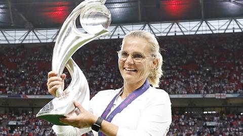 Sarina Wiegman lifts Euro trophy