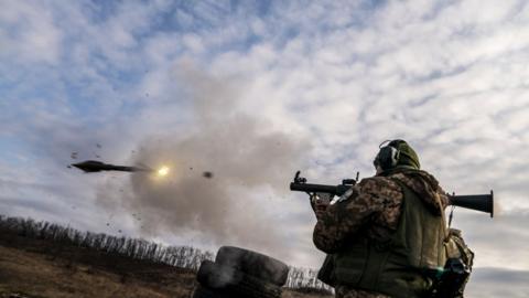 DONETSK OBLAST, UKRAINE - MARCH 06: Ukrainian servicemen take part in a RPG rocket launcher training as Russia and Ukraine war enters its 3rd year in Donetsk Oblast, Ukraine on March 06, 2024. (Photo by Jose Colon/Anadolu via Getty Images)