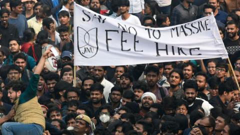 Students of JNU protesting against fee hike outside All India Council For Technical Education during JNU convocation