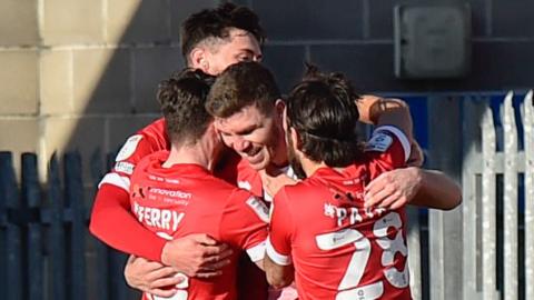 Jordan Tunnicliffe scores for Crawley