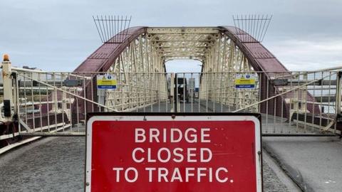 Bridge closed sign