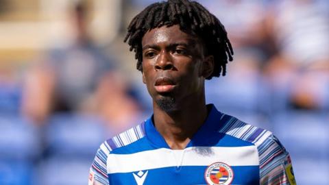 Ovie Ejaria in action for Reading