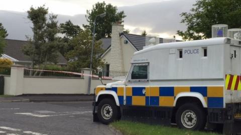 An army bomb disposal team examinined a suspicious object in Eglinton