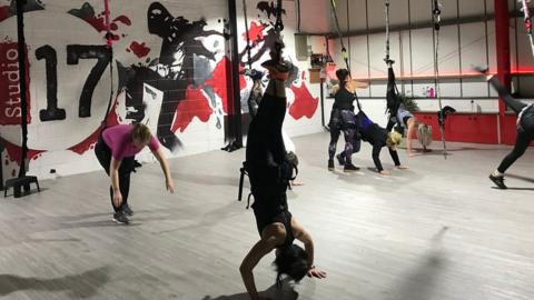 Participants of the Grounded Aerial class