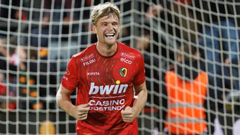 Cameron McGeehan in action for Oostende