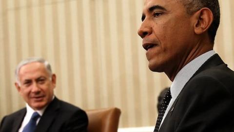 US President Barack Obama (R) meets with Israeli Prime Minister Benjamin Netanyahu (L) in the Oval Office of the White House October 1, 2014 in Washington, DC