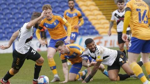 Llun Joss Labadie a Ollie Clarke