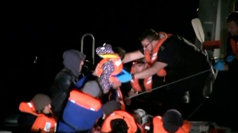 Migrants rescued from Channel