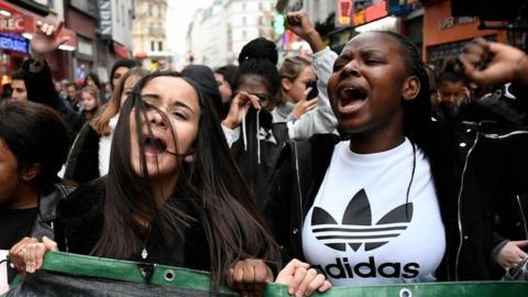 students protest in Paris, 7 Dec