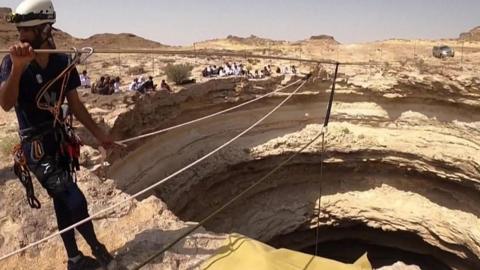 Omani cavers descent into the "Well of Hell" in eastern Yemen