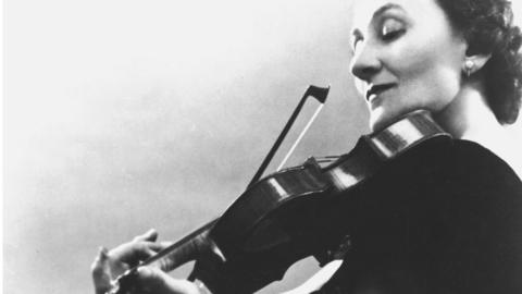 Erica Morini playing the violin