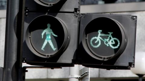Pedestrian and cycling green lights