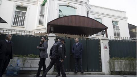 Turkish forensic police arrive to search the Saudi consul's residence in Istanbul following the disappearance of Saudi journalist, Jamal Khashoggi, 16 October 2018