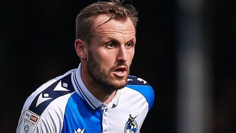 Nick Anderton playing for Bristol Rovers in 2021-22