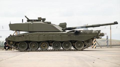 A Challenger 2 tank