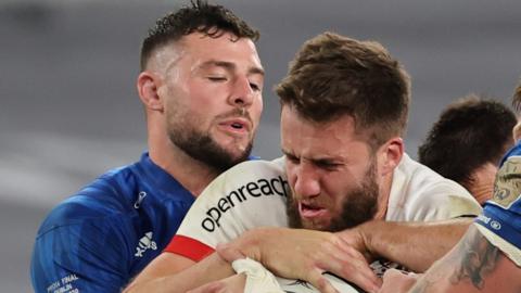 Robbie Henshaw battles with Stuart McCloskey during the Pro14 final in September 2020