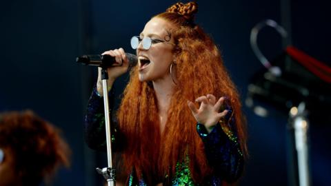 Jess Glynne performing