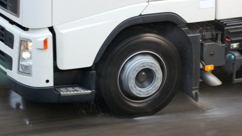 HGV wheel [generic]