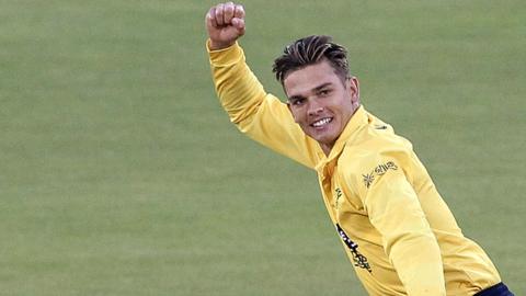 Chris Green in T20 Blast action for Birmingham Bears