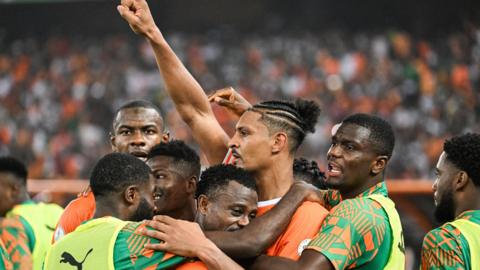 Sebastien Haller celebrates after scoring for Ivory Coast against DR Congo