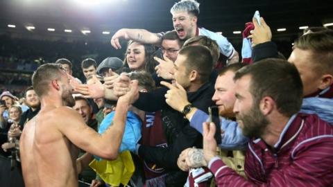 Yarmolenko after game with fans