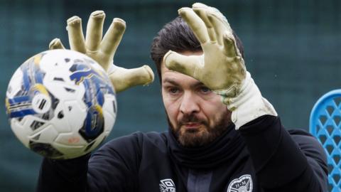 Hearts goalkeeper Craig Gordon