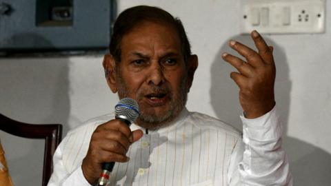 Senior Leader & former Union Minister Sharad Yadav while leaving his official residential accommodation interact briefly with the Press conference at Tughlak Road on May 31, 2022 in New Delhi, India.