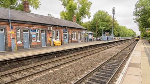 Warwick station
