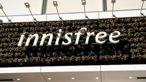 Innisfree signage