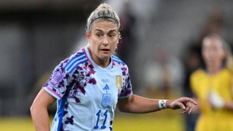 Alexia Putellas playing for Spain against Sweden