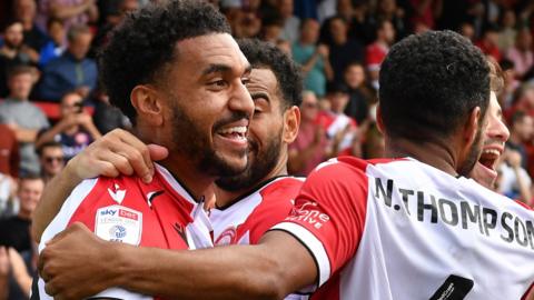 Jamie Reid scores for Stevenage