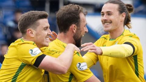 Hibernian players celebrate