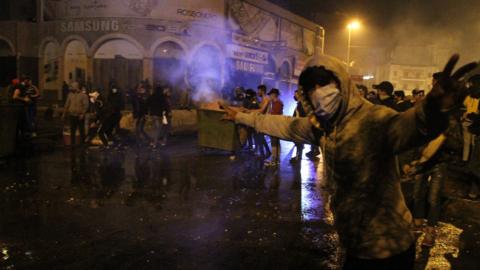 People protesting against a lockdown in Tripoli, Lebanon (27 January 2021)