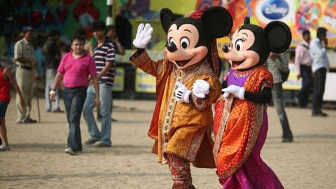 Mickey Mouse celebrated his 80th birthday at Girgaum Chowpatty wearing Indian traditional dress in Mumbai in 2008