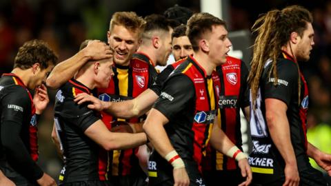 Gloucester celebrate Stephen Varney's try