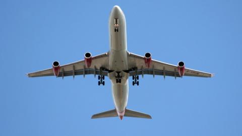 An Airbus A340-313