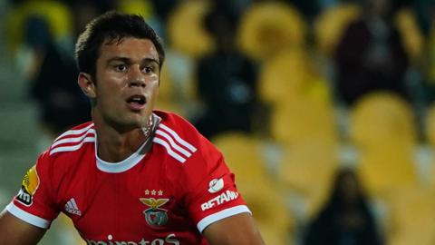 Henrique Araujo in action for Benfica