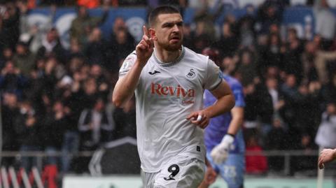 Zan Vipotnik celebrates